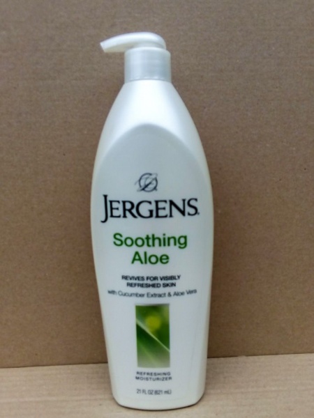 Jergens Soothing Aloe Refreshing Body Moisturiser - 621ml